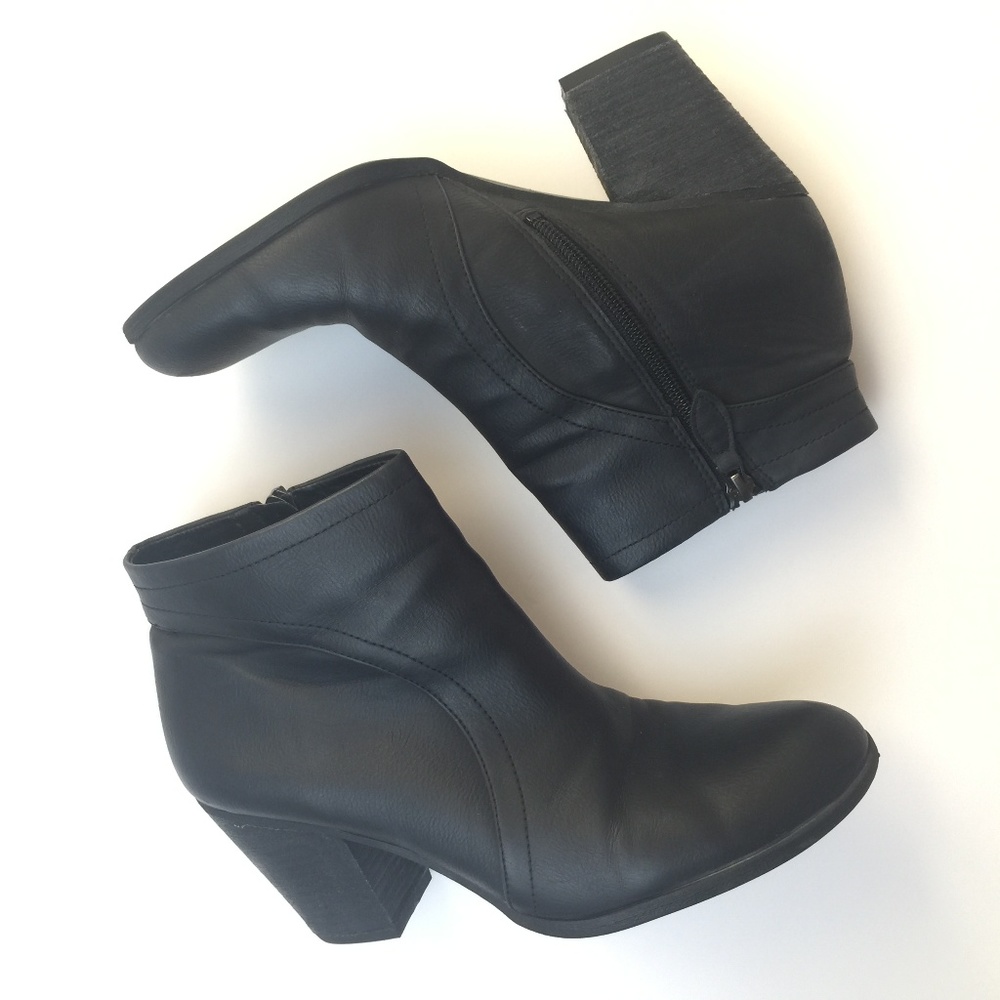 Franco Sarto DOMINGO Black Leather Ankle Boot Heel